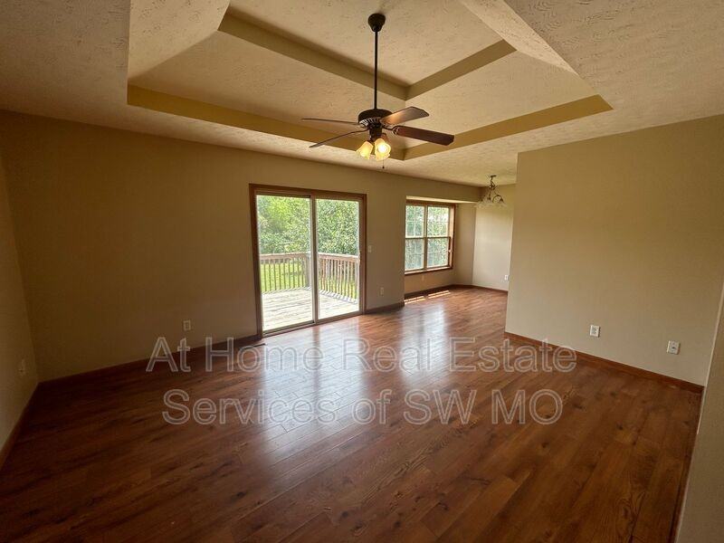 125 Deer Run - Photo 2 of 12