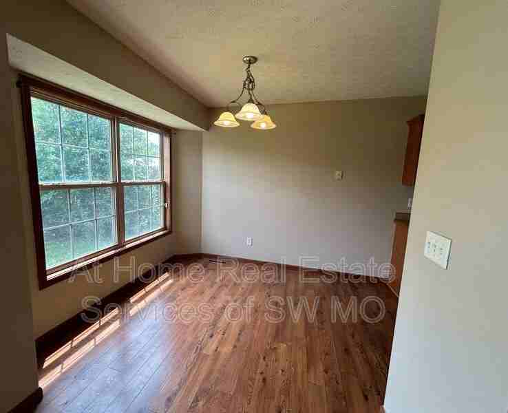 125 Deer Run - Photo 3 of 12