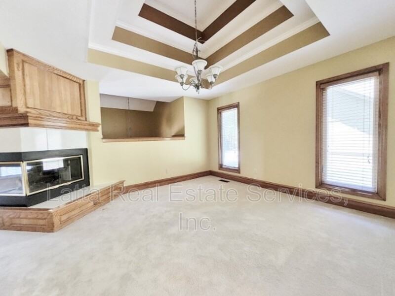 321 Ne Landings Dr - Photo 5 of 21