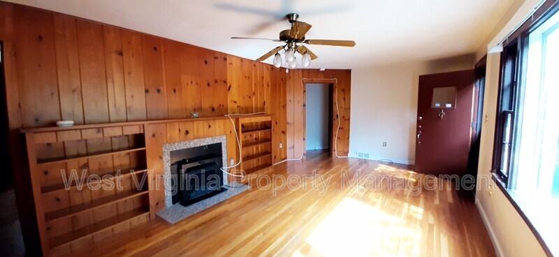 1215 East Dr - Photo 2 of 8