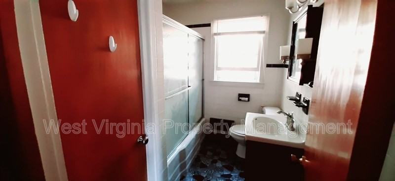 1215 East Dr - Photo 6 of 8