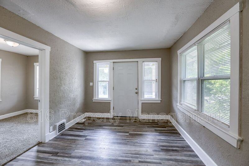 2830 Myrtle Ave - Photo 3 of 21