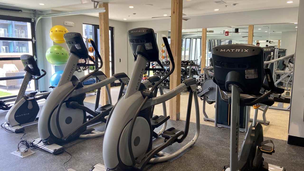 Post House - Photo 3 of 49