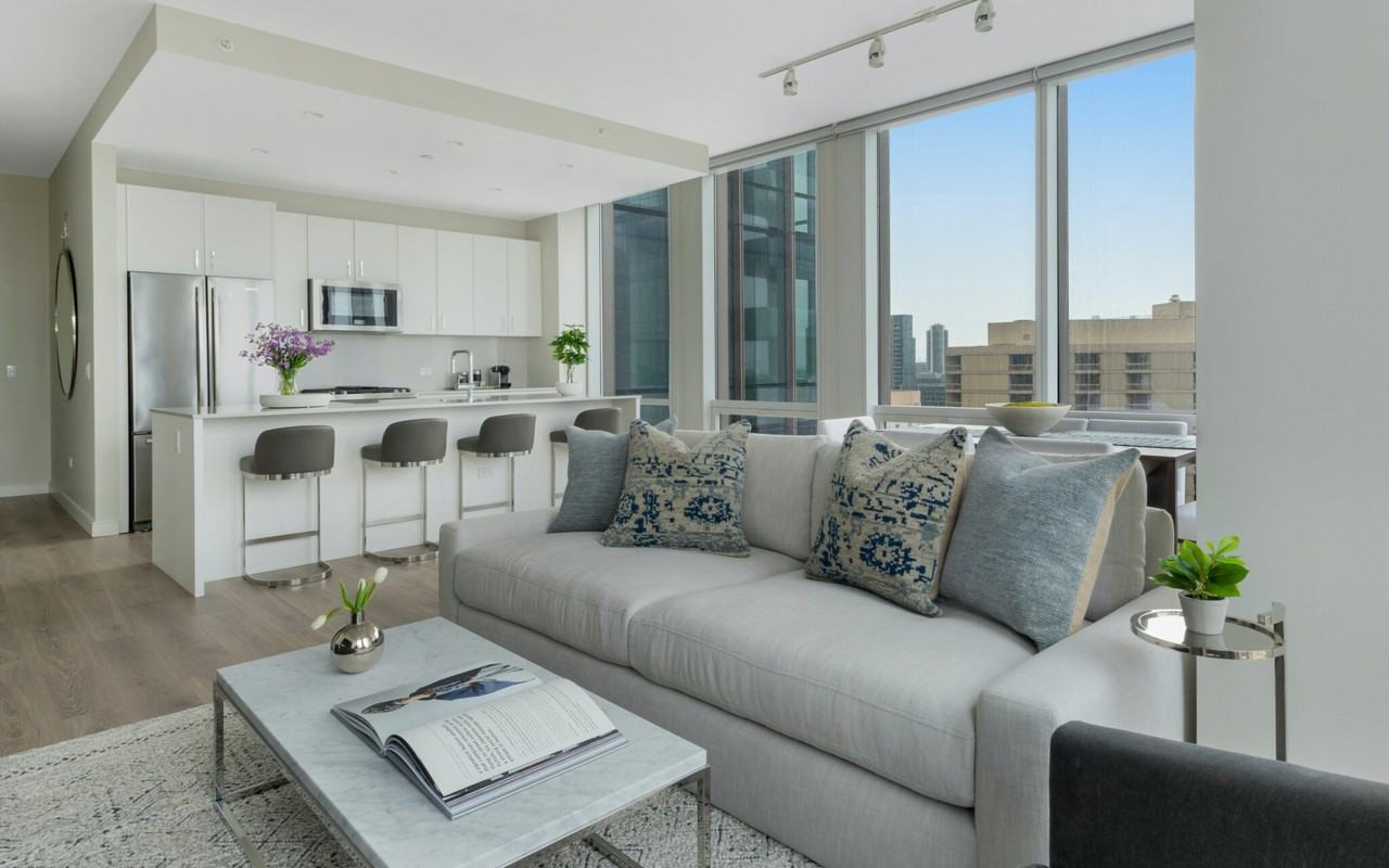 23 W Chicago Ave #712