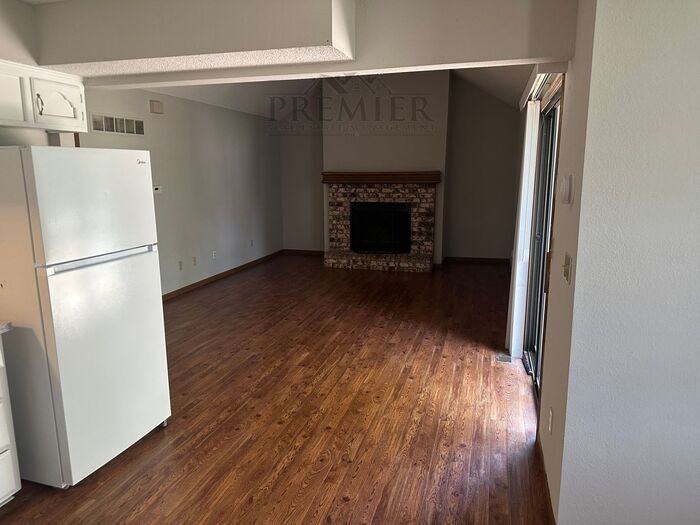 1008 Ne 2nd St - Photo 2 of 23