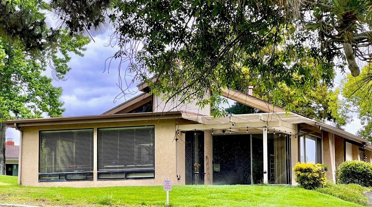 1039 La Casa Dr #NA - Photo 3 of 33