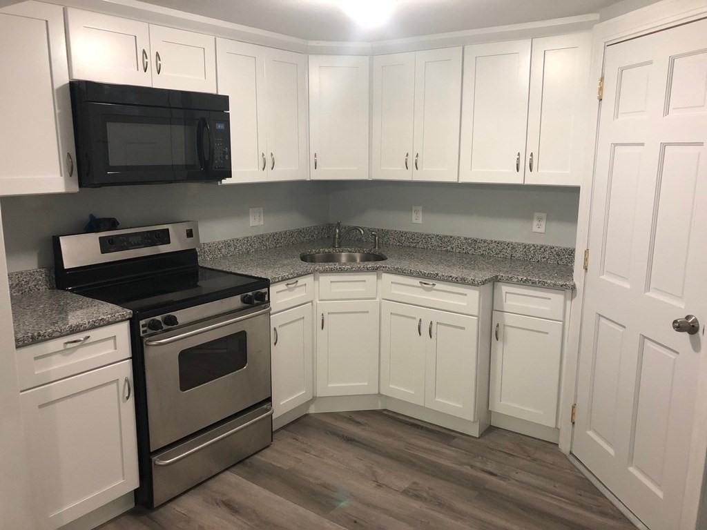 826 Washington St #REAR - Photo 3 of 19