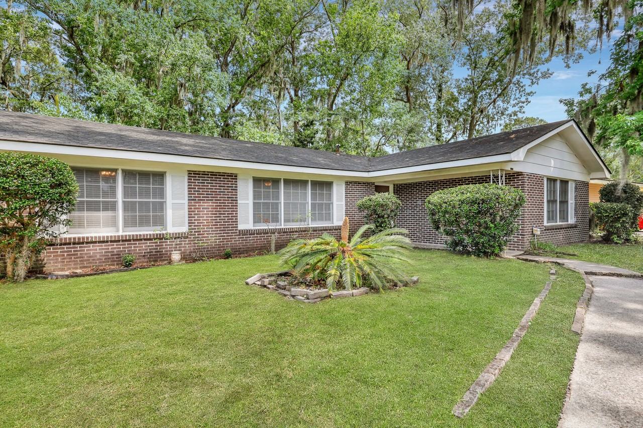 12473 Northwood Rd #1 - Photo 2 of 35