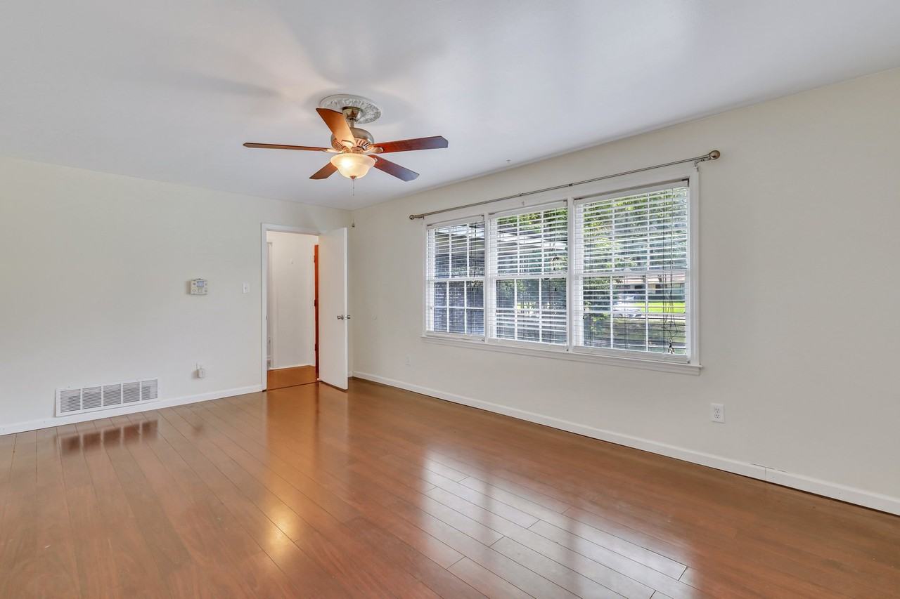 12473 Northwood Rd #1 - Photo 7 of 35