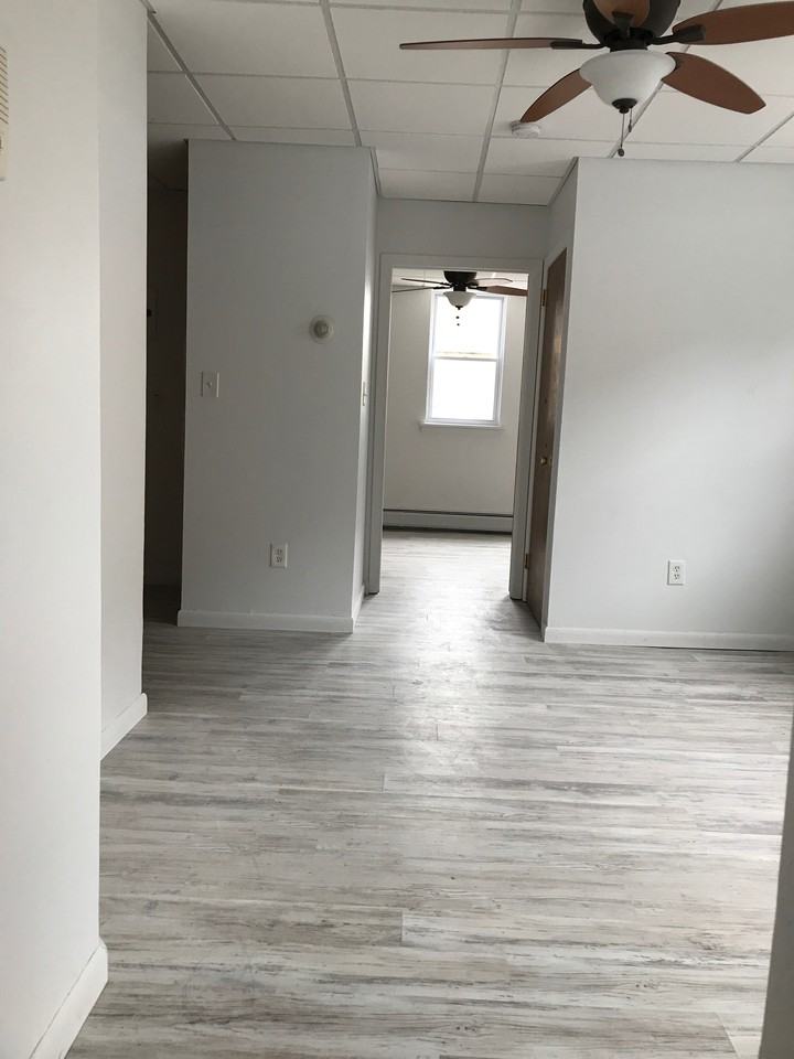 12 Allen St #01 - Photo 3 of 8