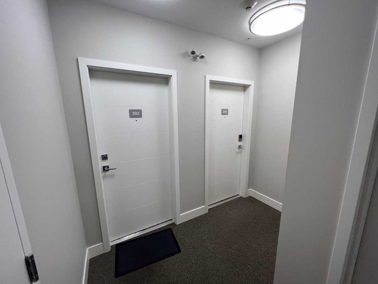 1847 Dufferin Cres #201 - Photo 5 of 17