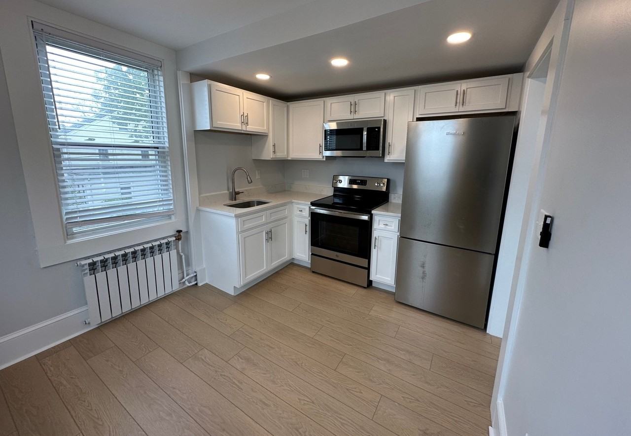 28 School St #D - Photo 2 of 17