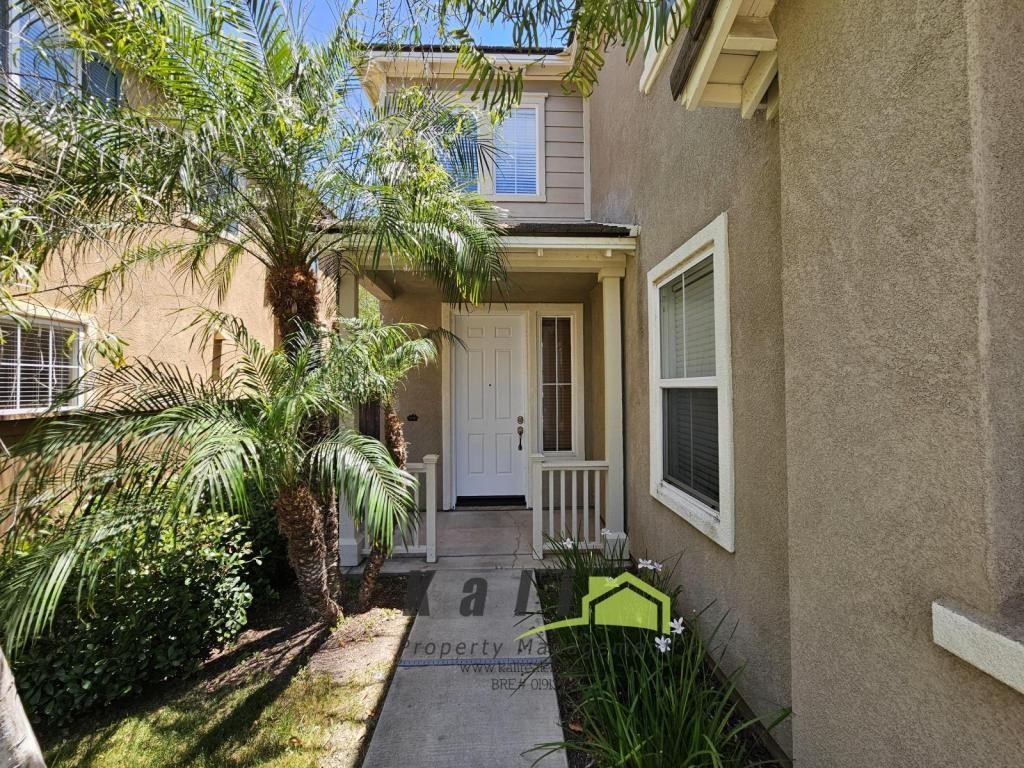 359 Circulo Coronado - Photo 2 of 24