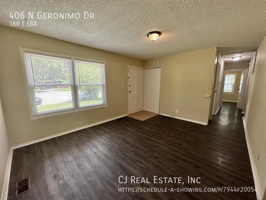406 Geronimo Drive - Photo 2 of 10