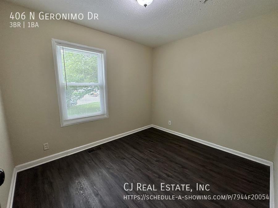 406 Geronimo Drive - Photo 6 of 10