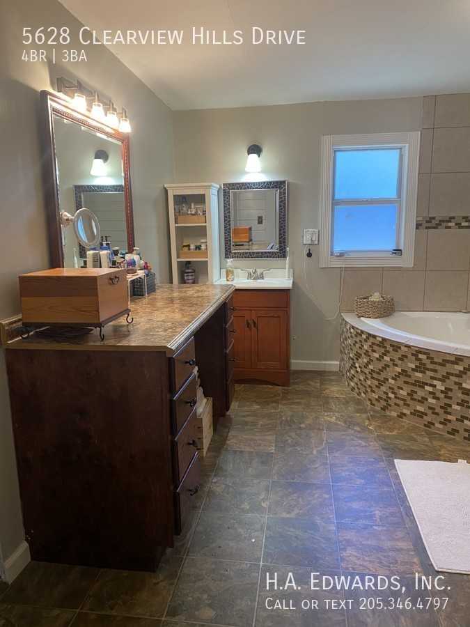 5628 Clearview Hills Dr - Photo 3 of 16