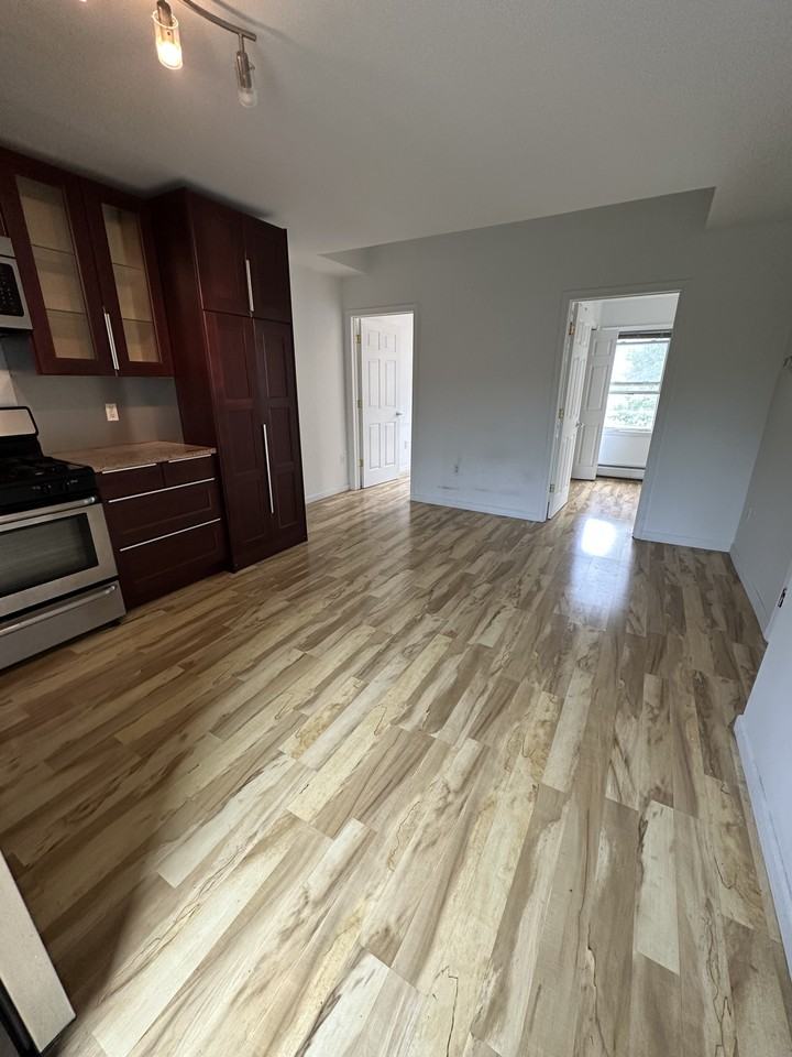 397 1st St #3 - Photo 3 of 7