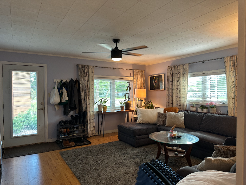 660 S Johnson St - Photo 3 of 12