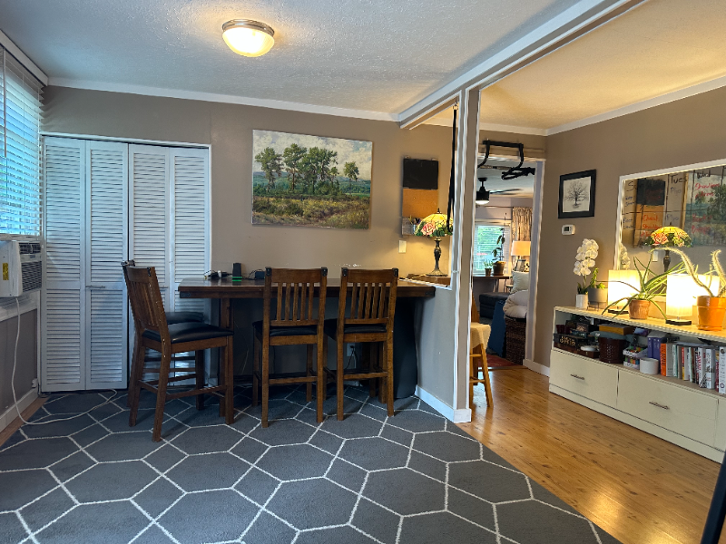 660 S Johnson St - Photo 5 of 12