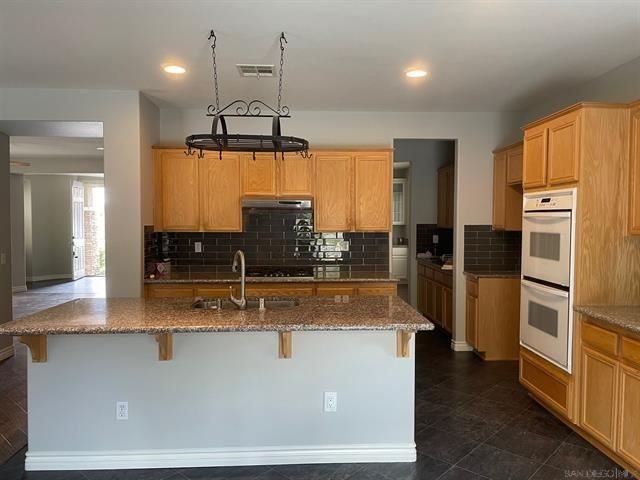 1323 Long View Dr - Photo 3 of 20
