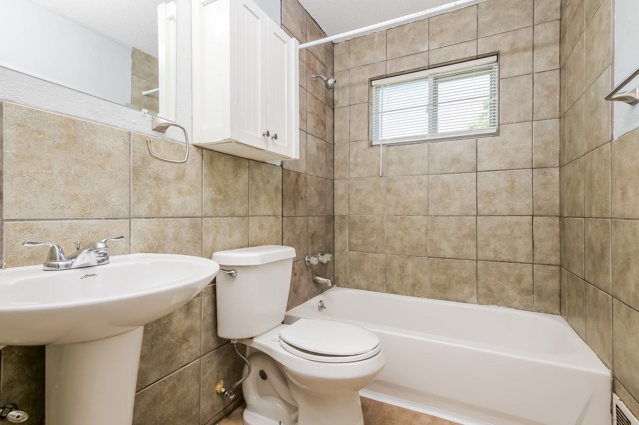 4912 Eastern Ave - Photo 5 of 8