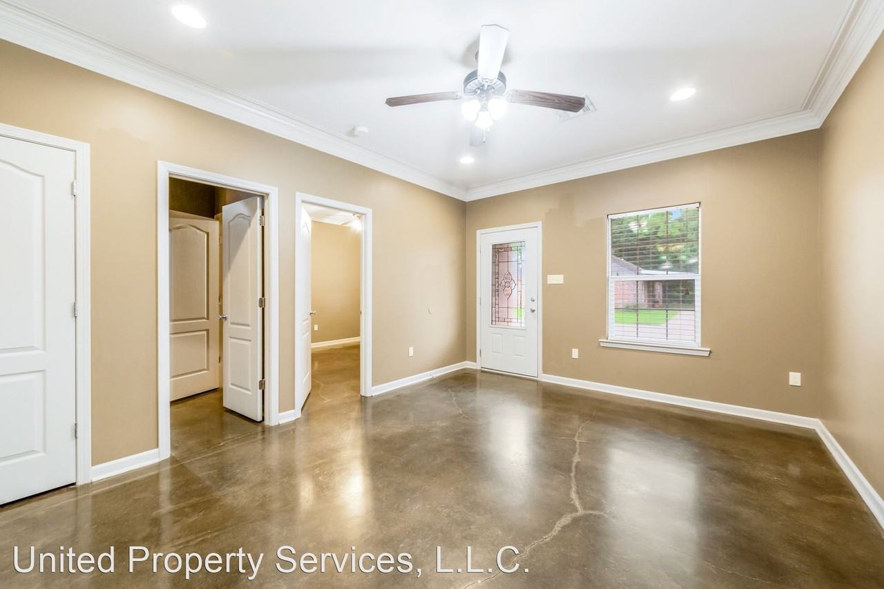 112 Padre Dr - Photo 2 of 18