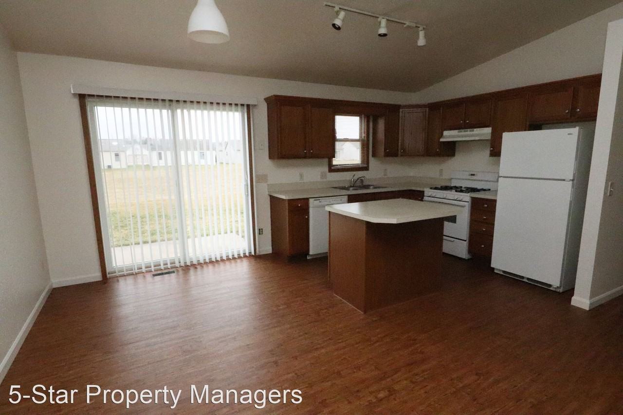 1402 Harvest Dr - Photo 3 of 10
