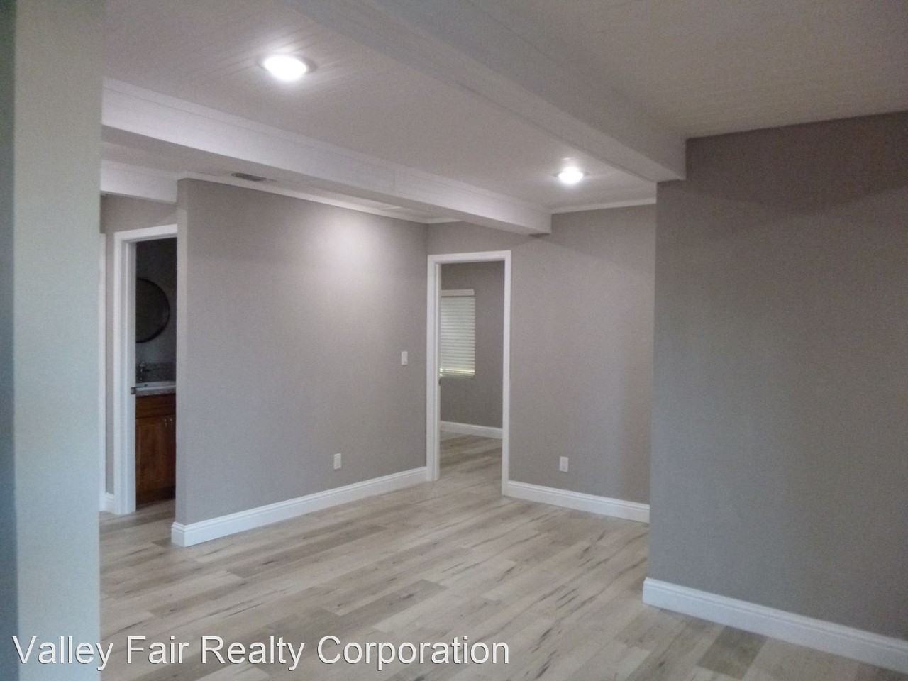 1045 Sage St - Photo 3 of 6