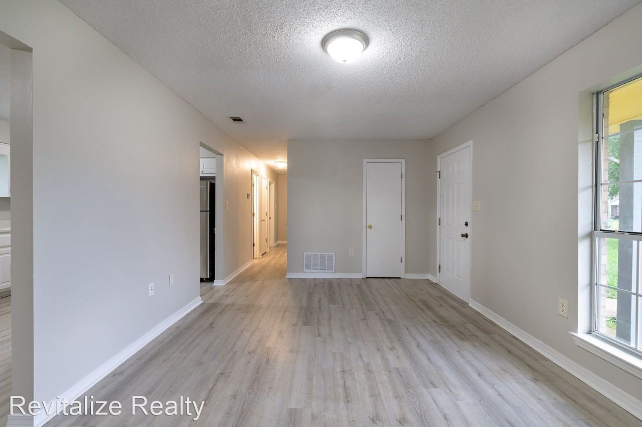 76 Mayfair Ln - Photo 3 of 27