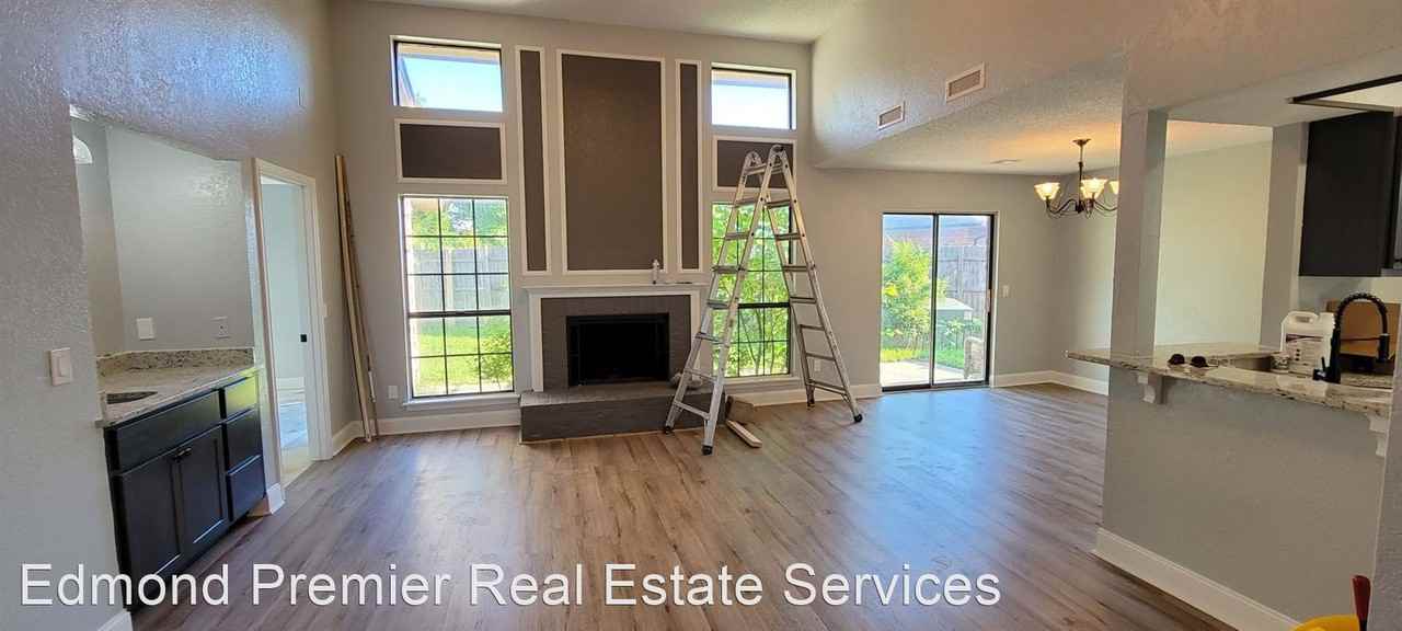 7701 Doris Dr - Photo 2 of 11