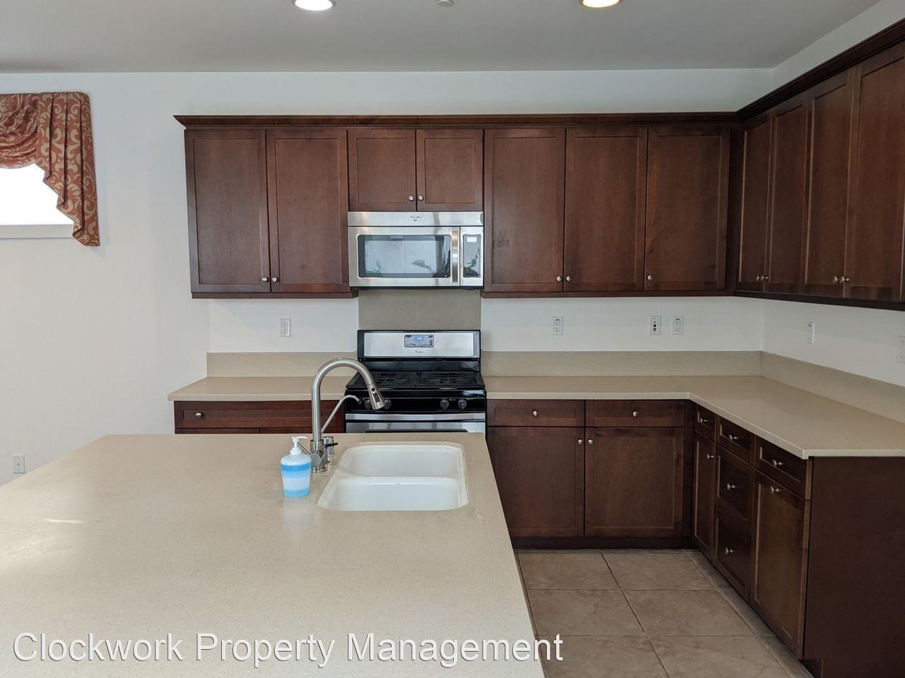 3171 S Cambridge Dr - Photo 3 of 30
