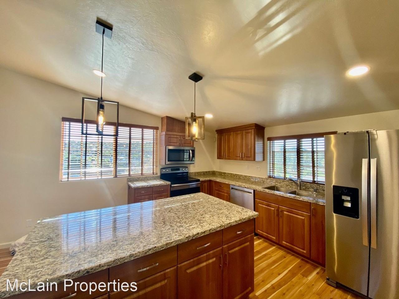 1136 Lehner Ave #B - Photo 3 of 27