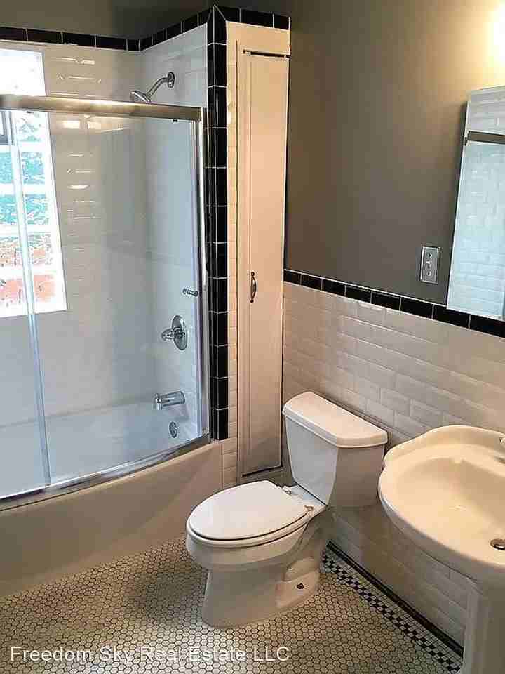 954 WEST 6TH STREET - Photo 3 of 11