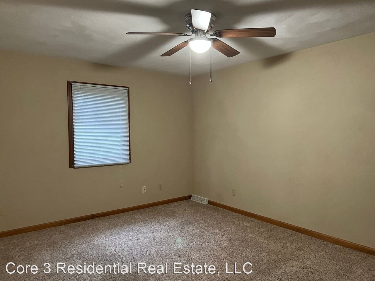 2541 Winfield Dr - Photo 3 of 16