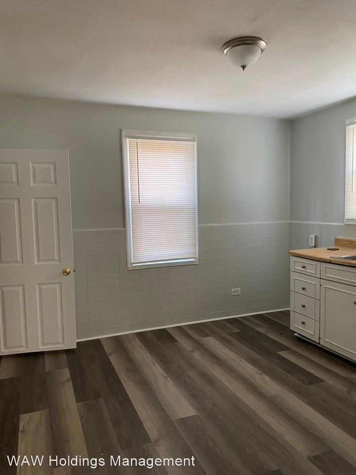 4301 Oakwood Ave - Photo 3 of 12