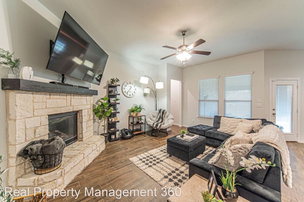 1338 Winding Hollow Dr - Photo 2 of 44