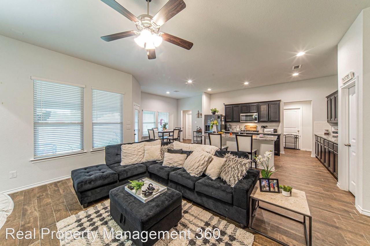 1338 Winding Hollow Dr - Photo 3 of 44
