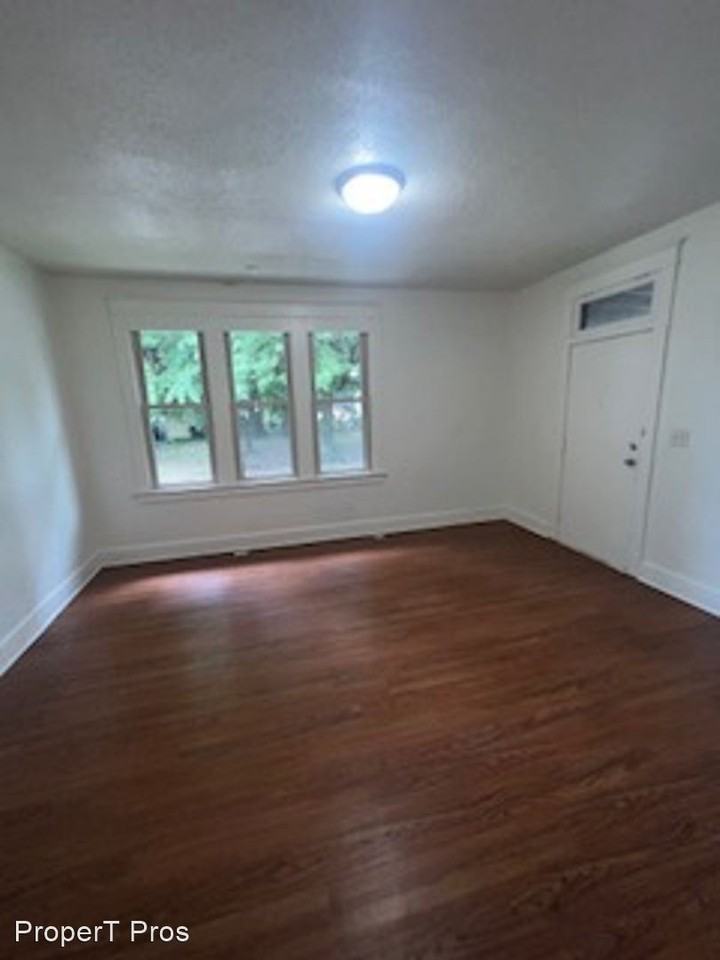 866 E Cherry St - Photo 2 of 8