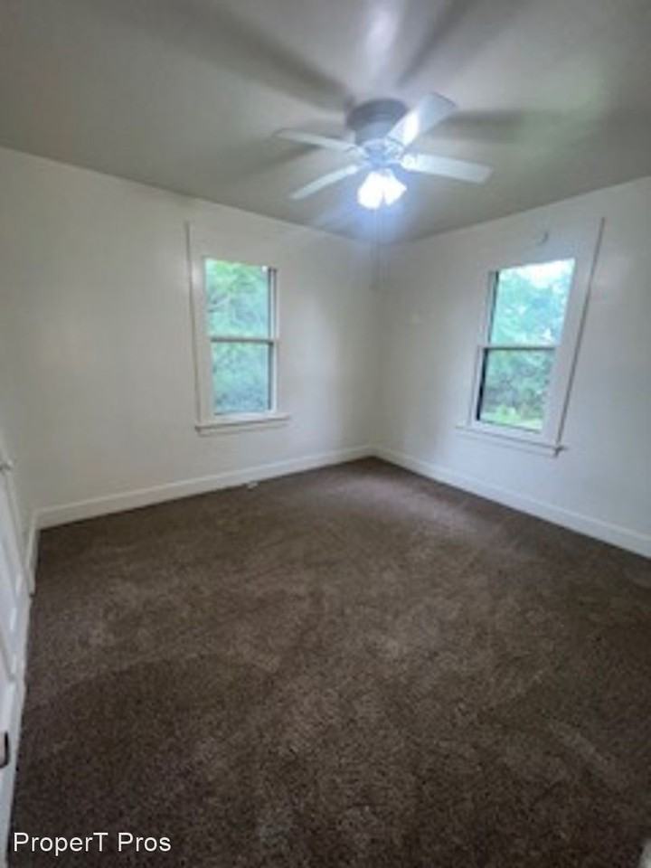 866 E Cherry St - Photo 3 of 8