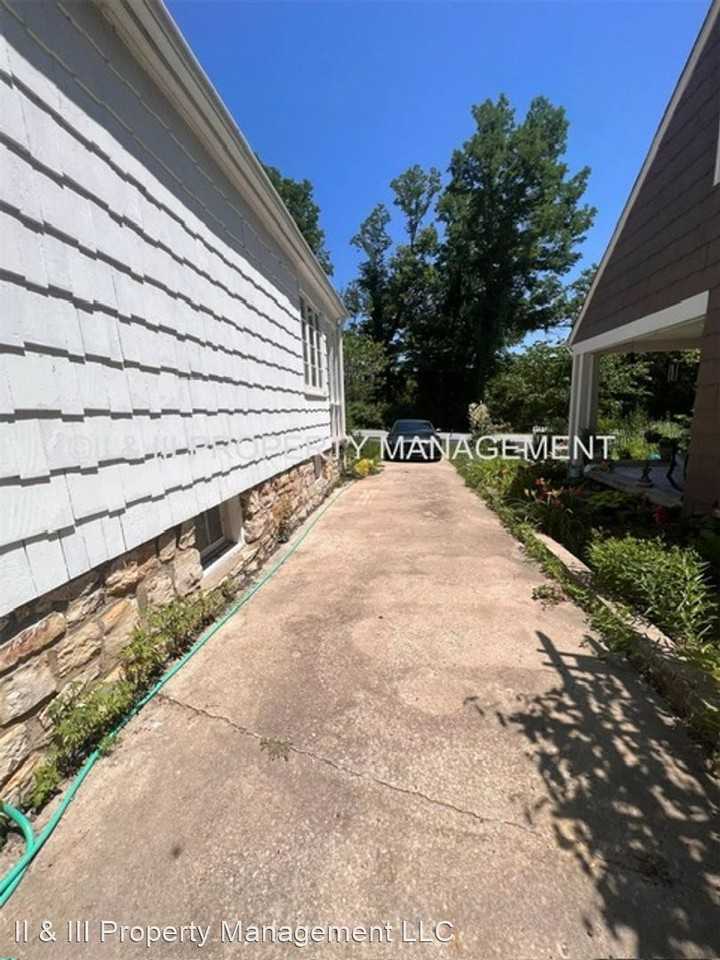 820 East St - Photo 3 of 17