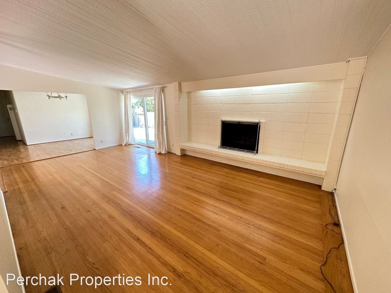 3185 Lucas Cir - Photo 2 of 17