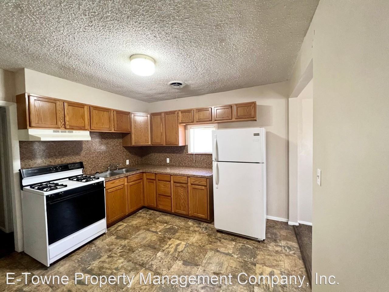 122 E York Ave - Photo 3 of 6