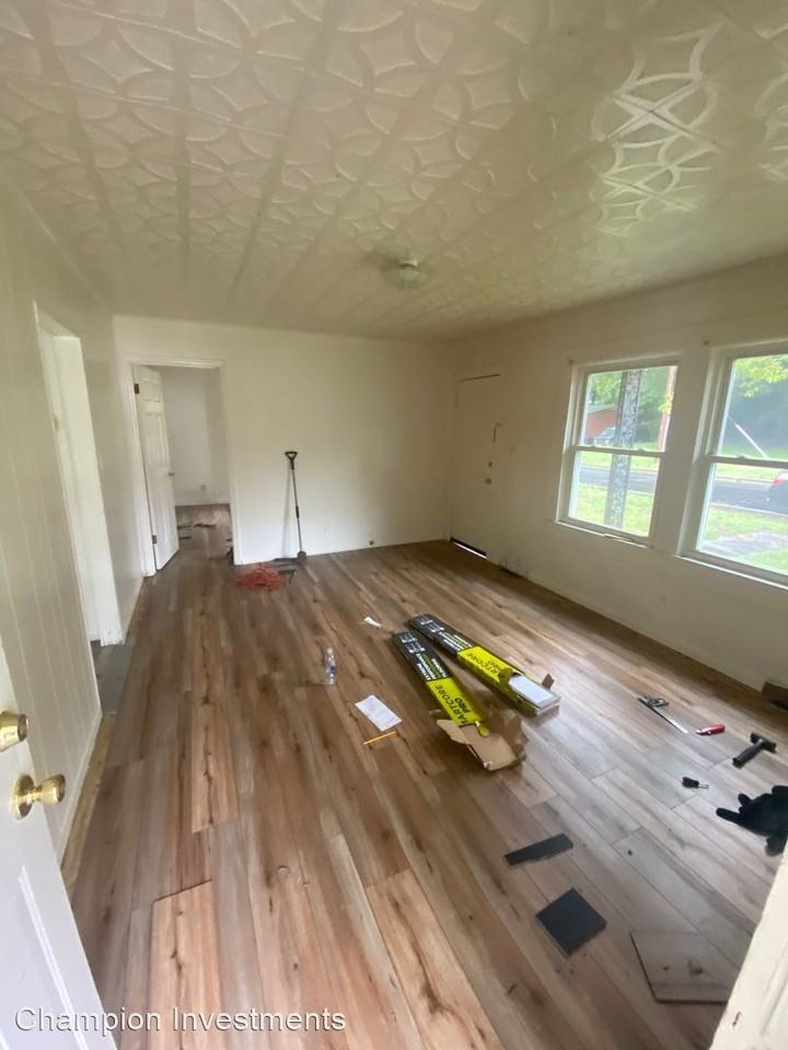 1108 Wilmouth St - Photo 2 of 14