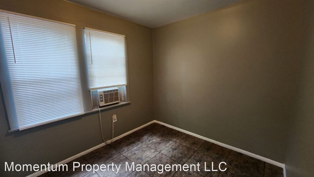 1428 12th St S - Photo 3 of 5