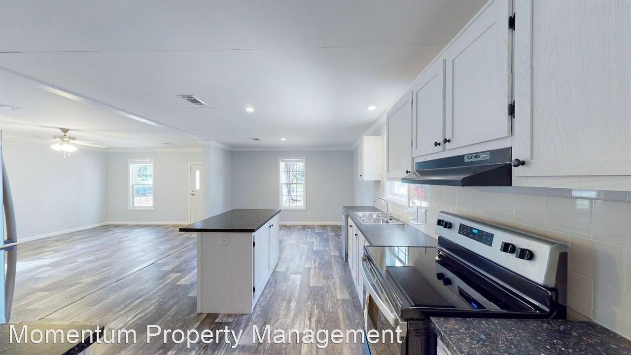 2438 Ayerswood Dr - Photo 2 of 22