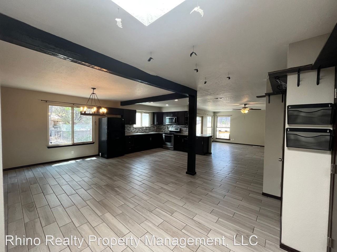 5218 Fairfax Dr Nw - Photo 3 of 18