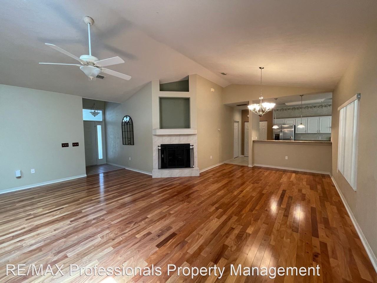 4431 Nw 35th St - Photo 2 of 28