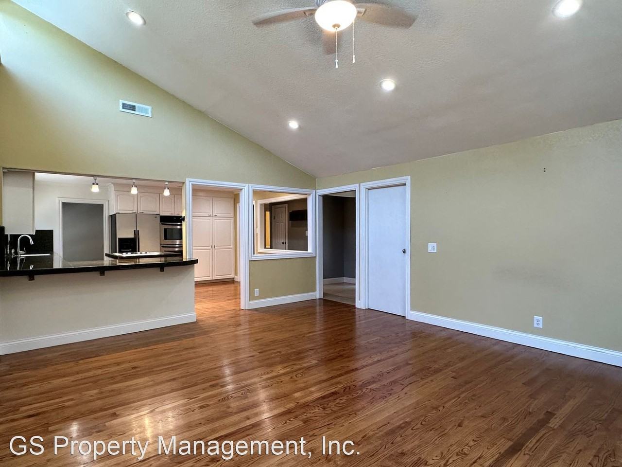 901 Hummingbird Dr - Photo 2 of 23