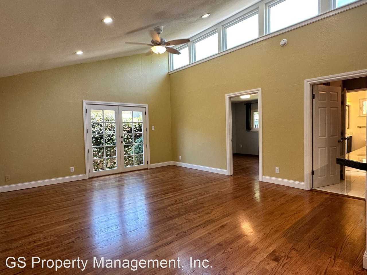 901 Hummingbird Dr - Photo 3 of 23