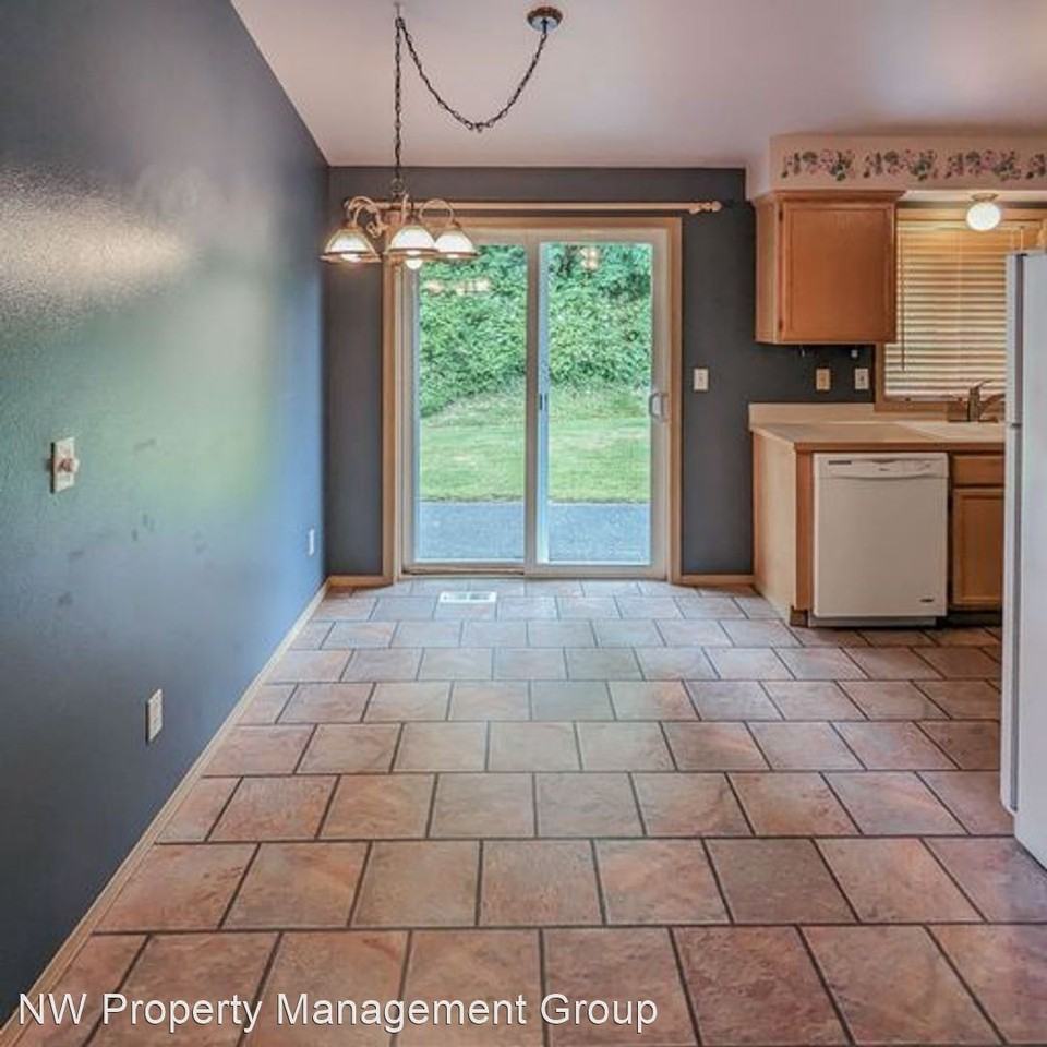 7794 262nd Pl Nw - Photo 3 of 10